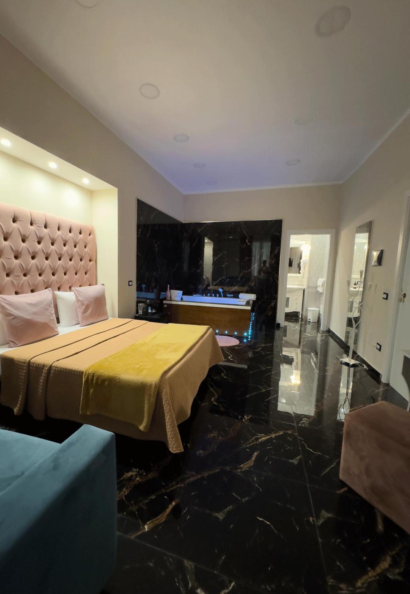 مبيت وإفطار نابولي My Luxury المظهر الخارجي الصورة