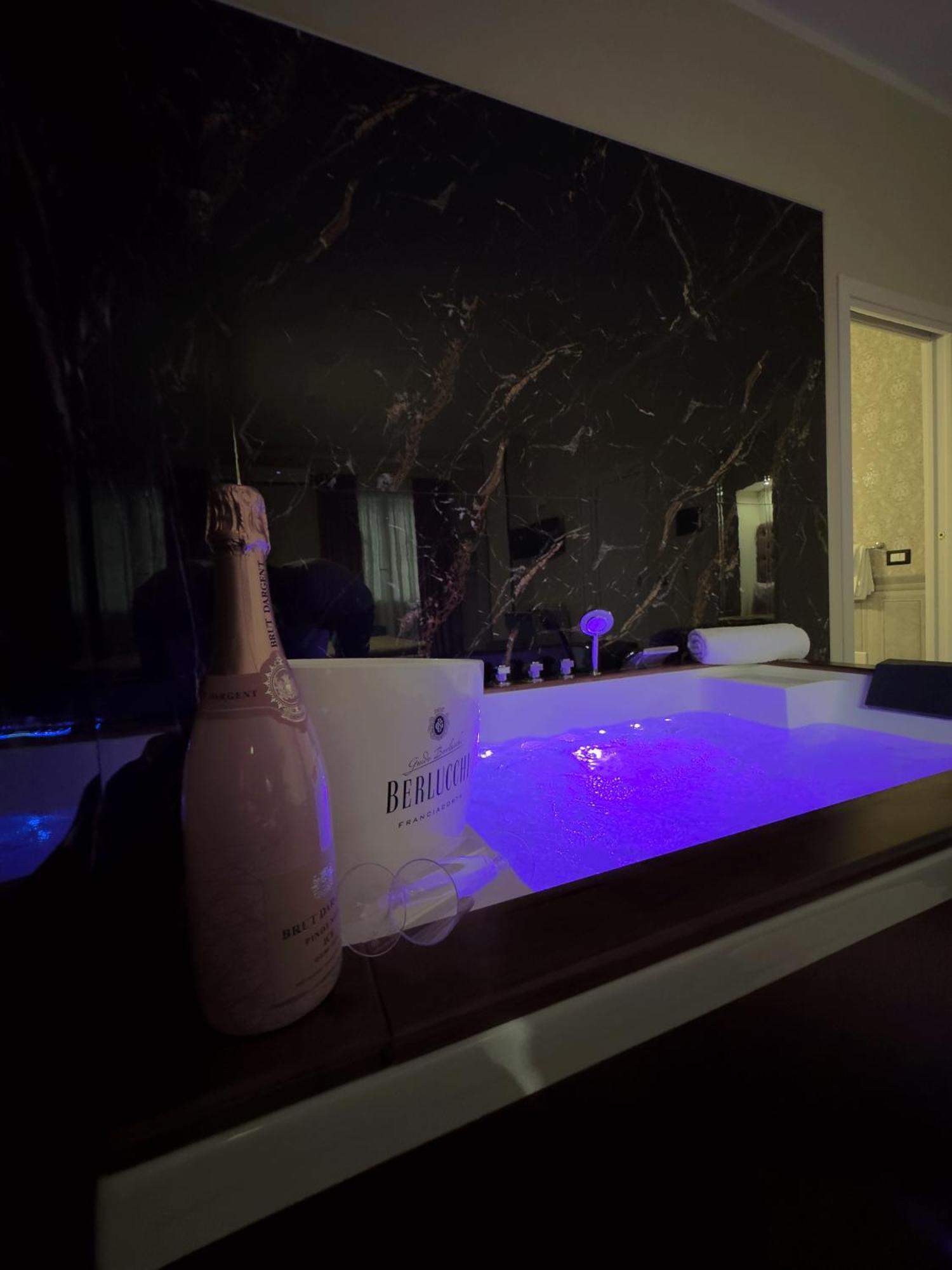 مبيت وإفطار نابولي My Luxury المظهر الخارجي الصورة